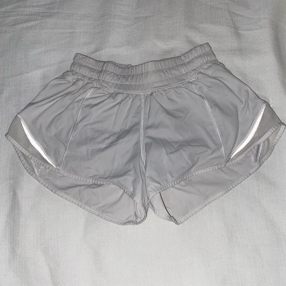 white lulululemon hotty hot shorts